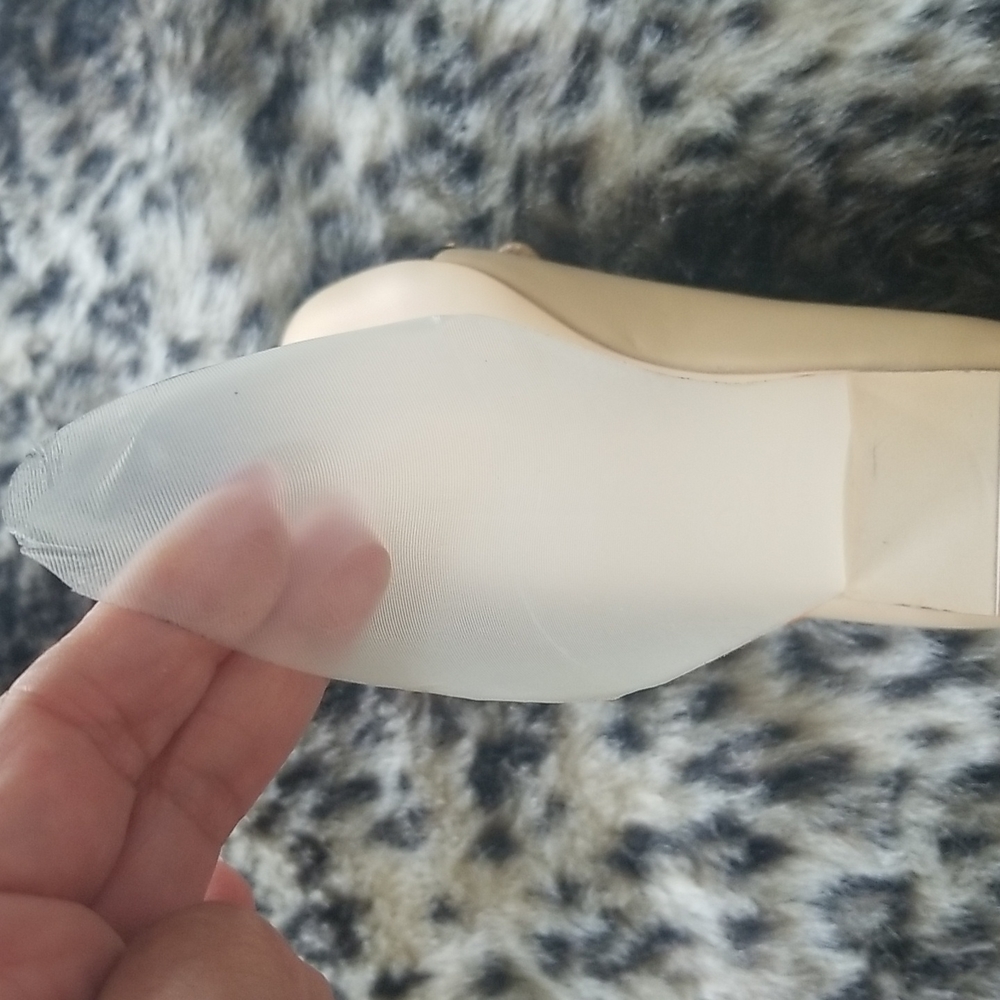 CHANEL Beige and Black Leather Cap-Toe Ballet Flats - Picture 14 of 15